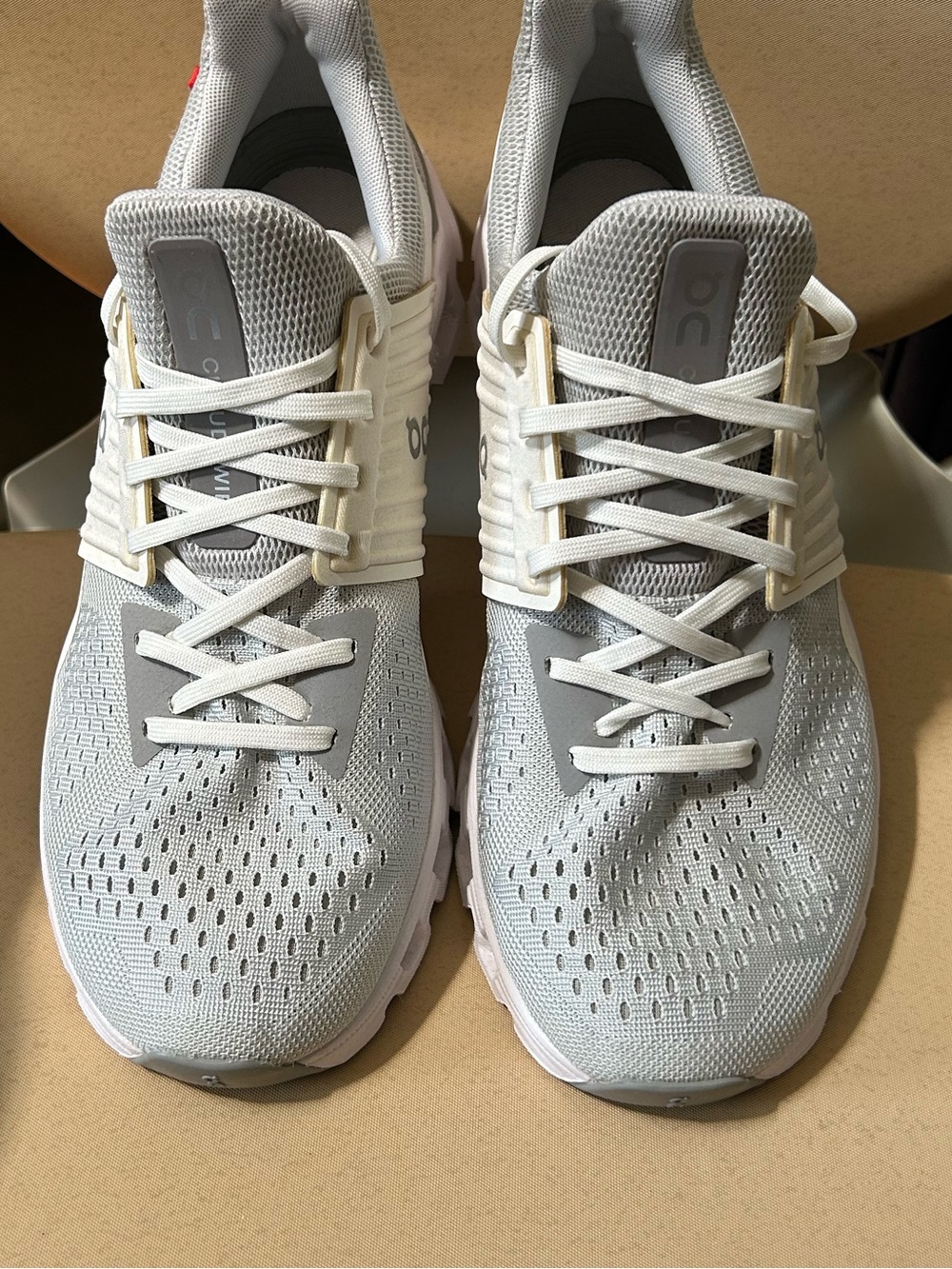 On Cloudswift Women's Running Shoe Sneaker in Glacier/White. Size 10.5 - Picture 4 of 10